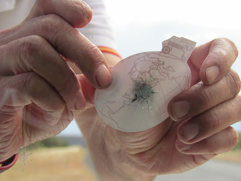 intentando apañarla